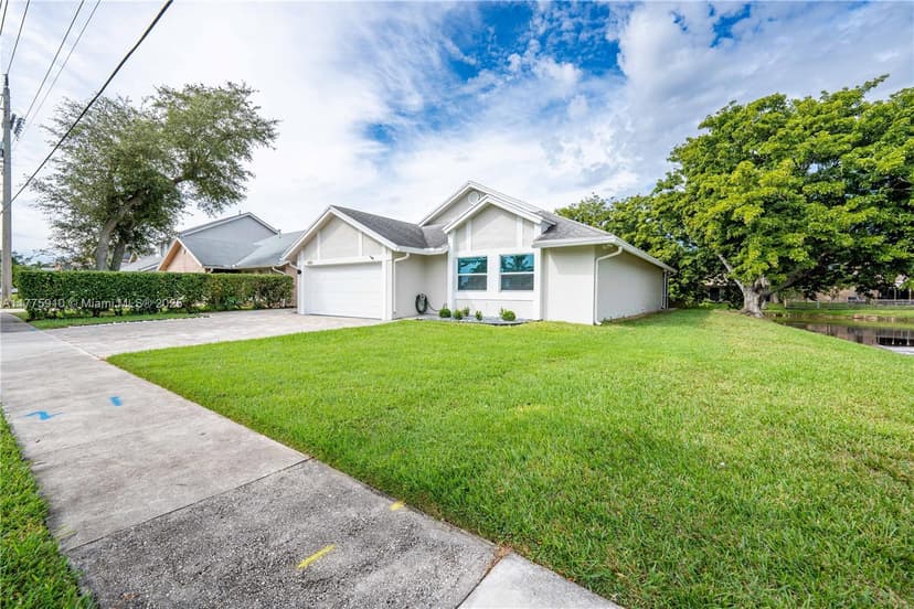 3185 NW 120th Way, Sunrise FL 33323