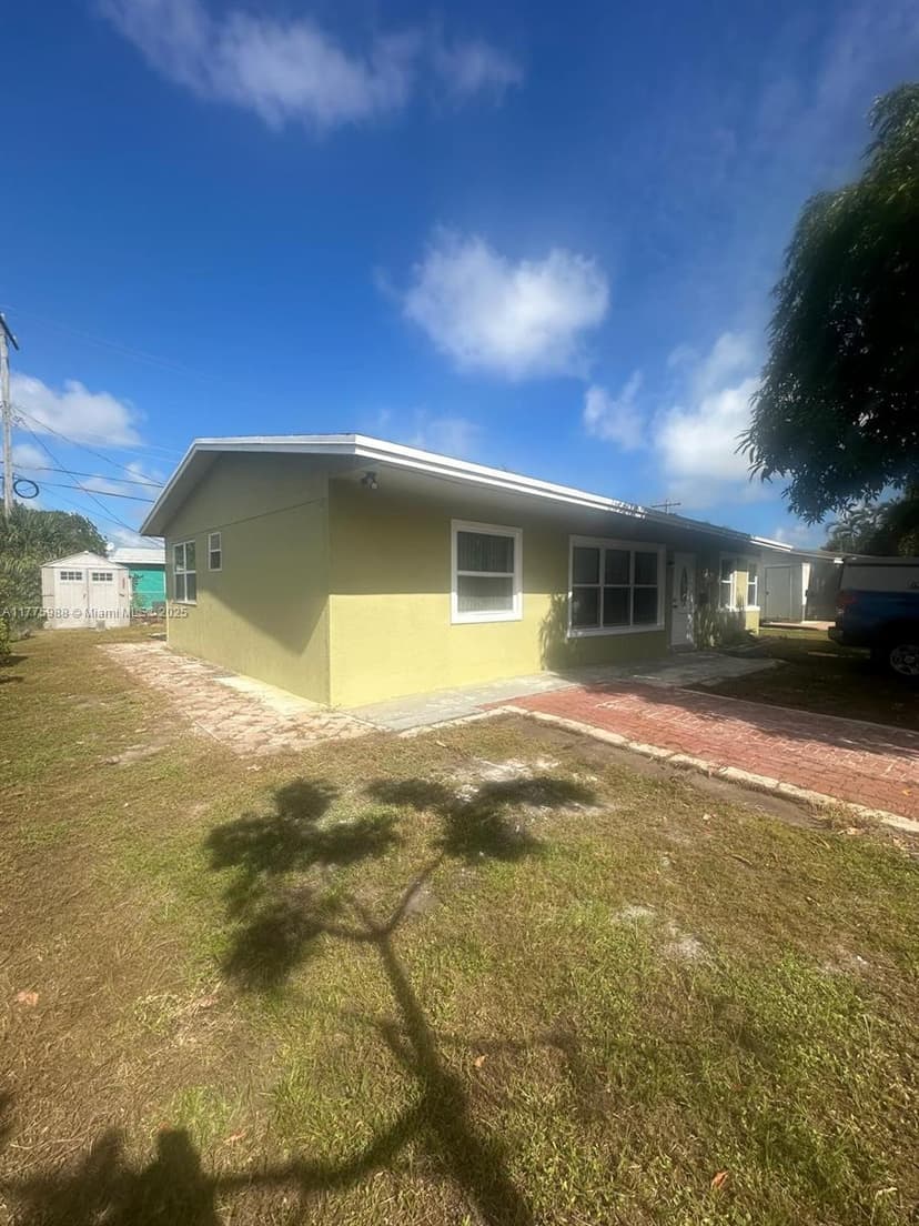 1611 NE 32nd Pl, Pompano Beach FL 33064