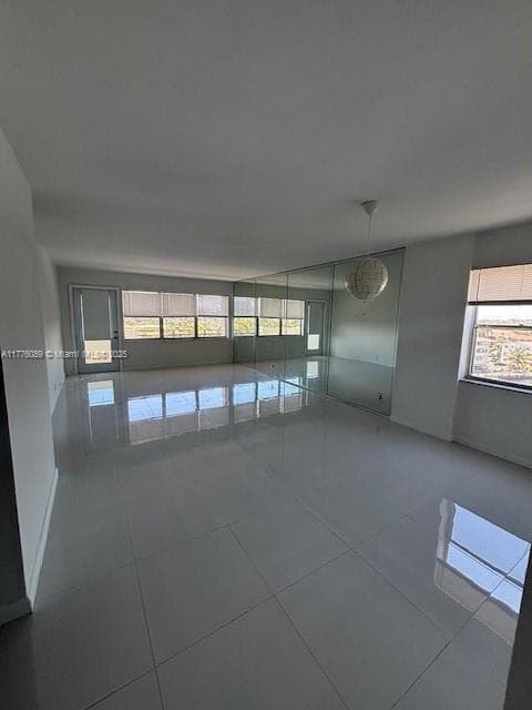 401 SE Golden Isles Dr # 712, Hallandale Beach FL 33009