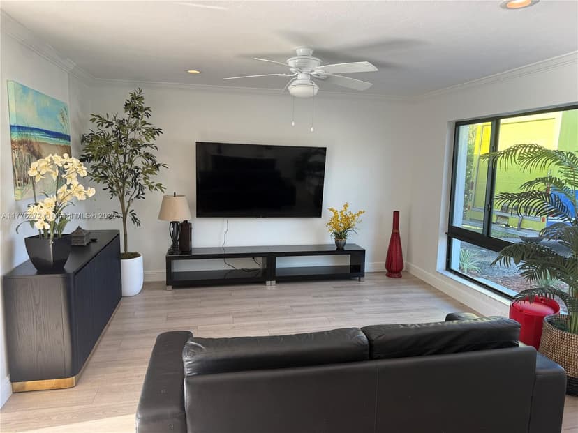 5001 NE 23rd Ave, Lighthouse Point FL 33064