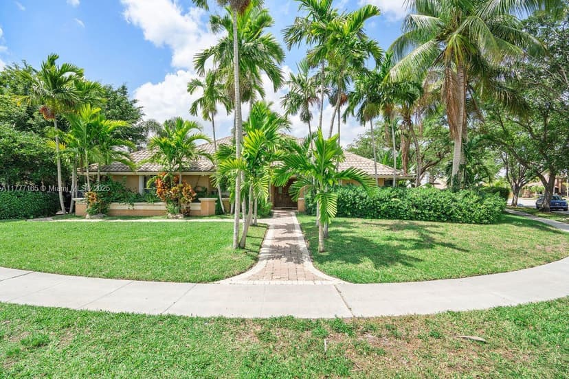 10101 SW 5th St, Plantation FL 33324