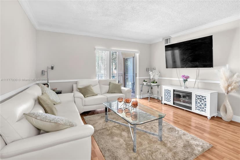 18850 NW 57th Ave # 205, Hialeah FL 33015