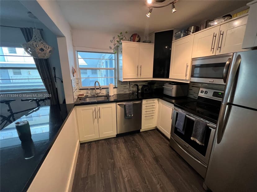 221 Meridian Ave # 206, Miami Beach FL 33139