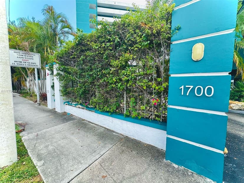 1700 NW N River Dr # 805, Miami FL 33125