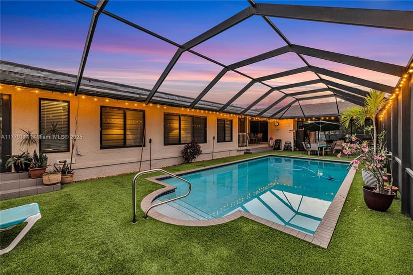7801 SW 170th St, Palmetto Bay FL 33157