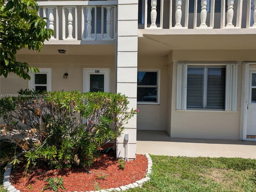 2115 NE 42nd Ct # 104N, Lighthouse Point FL 33064
