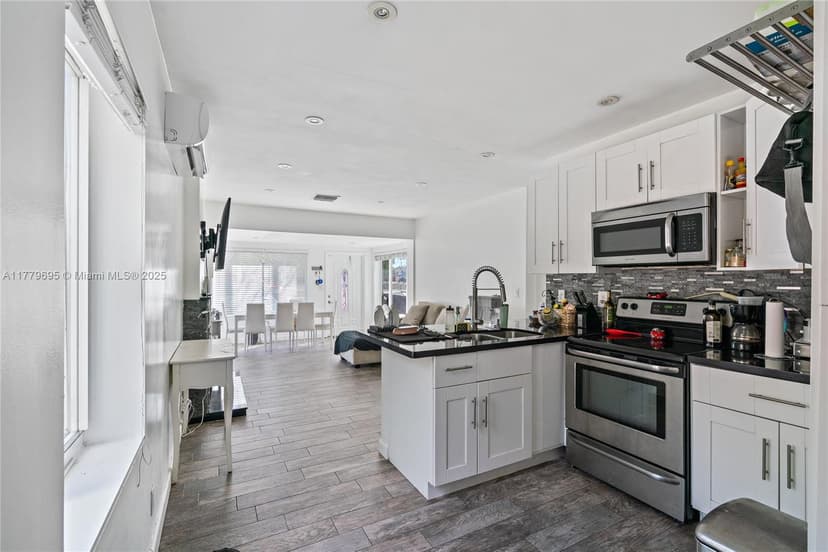 1843 SW 4th Ave, Fort Lauderdale FL 33315