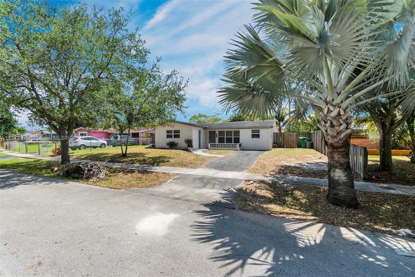 3830 NW 7th Ct, Lauderhill FL 33311