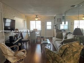 2121 NE 42nd Ct, Lighthouse Point FL 33064