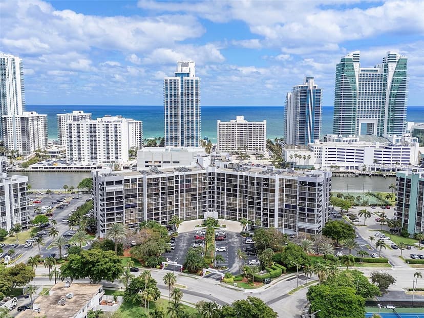 600 Parkview Dr # 625, Hallandale Beach FL 33009