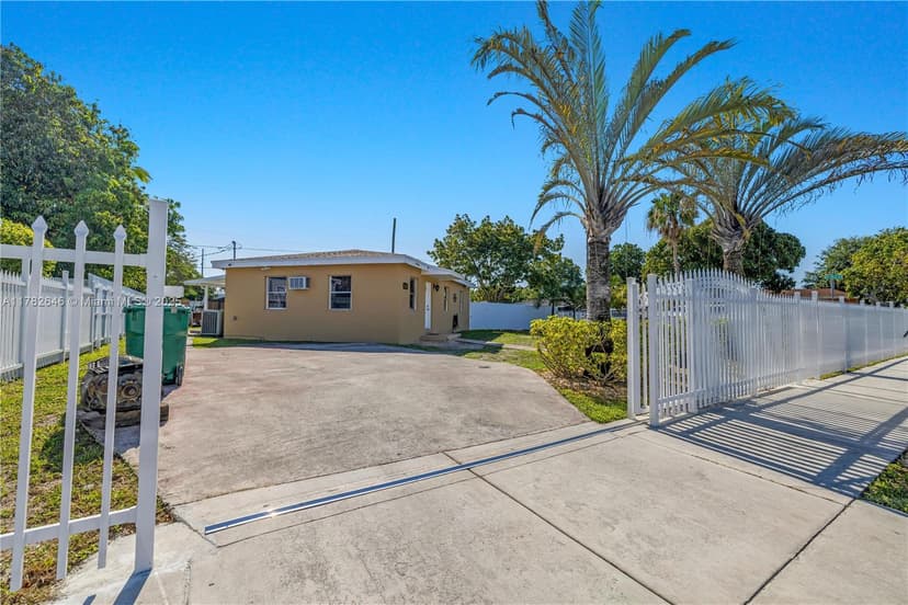 15231 NW 28th Pl, Miami Gardens FL 33054