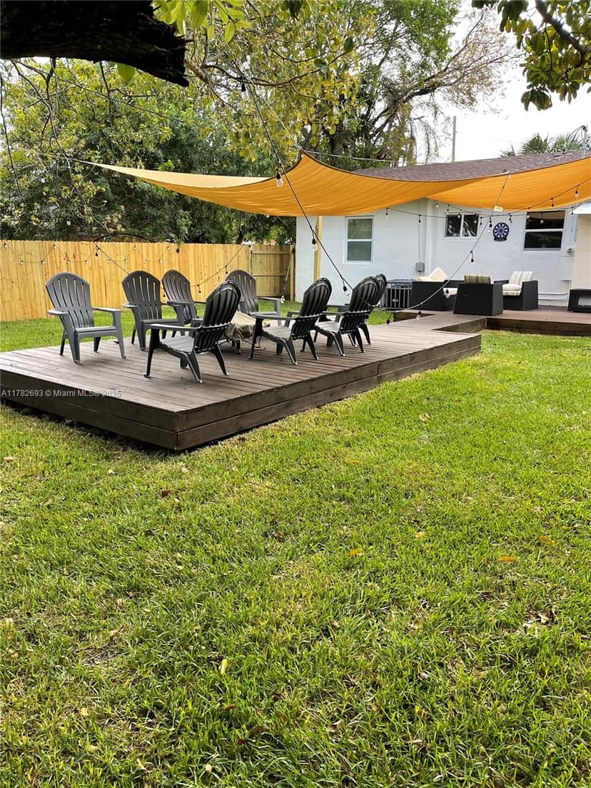 261 NW 46th St, Miami FL 33127