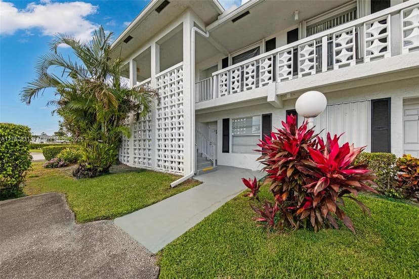 2721 SW 13th St # 201, Delray Beach FL 33445