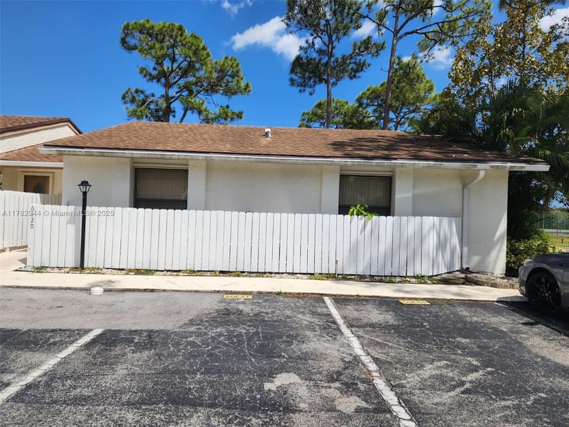 6120 Newstead Ct, Green Acres FL 33463