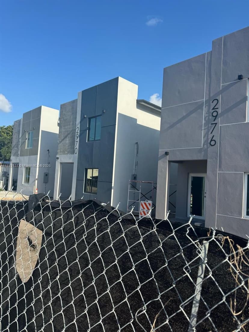 2970 NW 45, Miami FL 33142