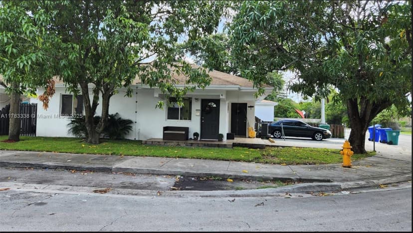 580-590 NW 58th St, Miami FL 33127