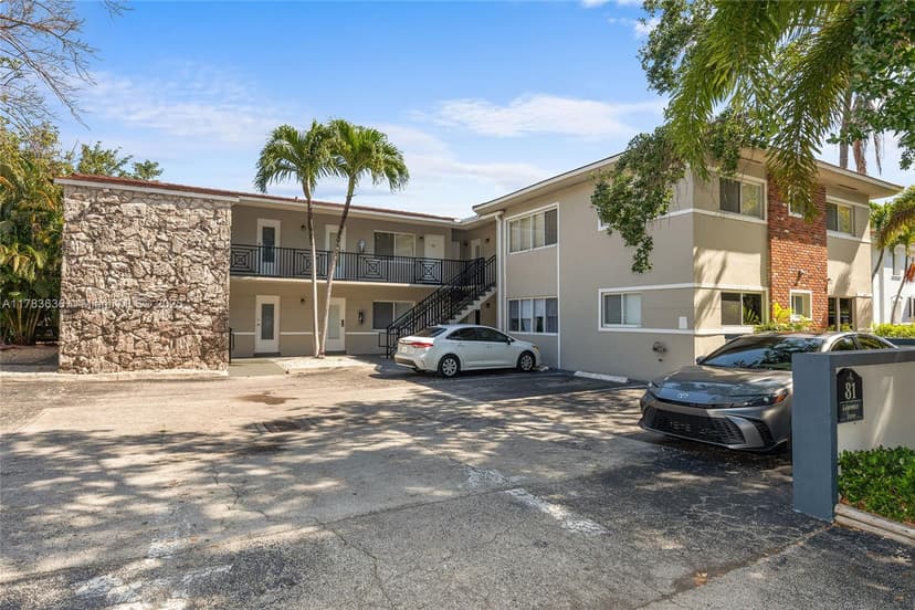 81 Edgewater Dr # 203, Coral Gables FL 33133
