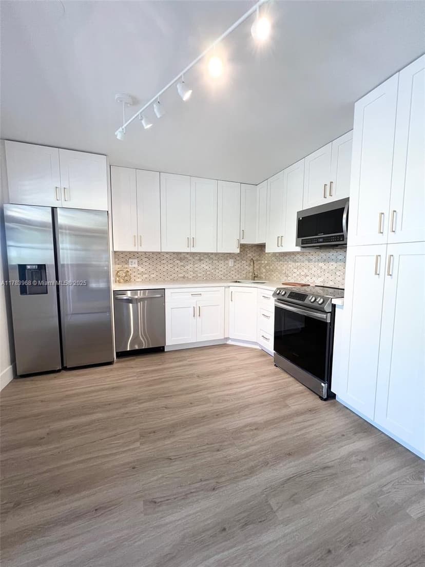 6085 N Sabal Palm Blvd # 308, Tamarac FL 33319
