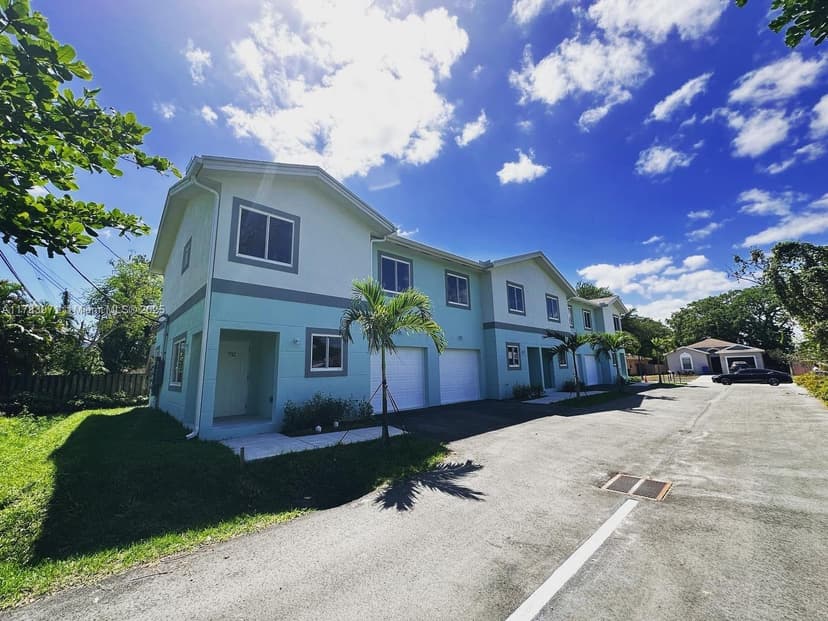 726 NW 2nd Ave, Fort Lauderdale FL 33311