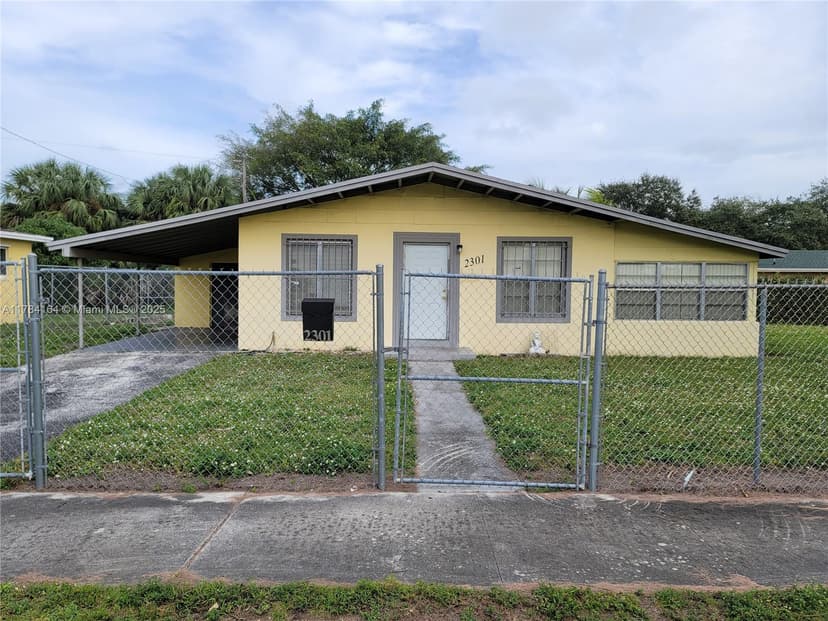 2301 NW 182nd Ter, Miami Gardens FL 33056