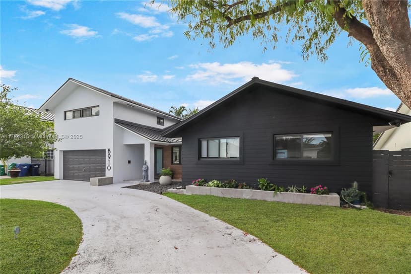 8910 SW 159th Ter, Palmetto Bay FL 33157