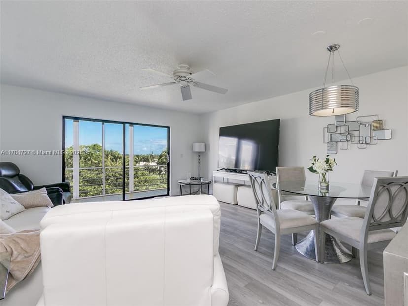 1425 Atlantic Shores Blvd # 605, Hallandale Beach FL 33009