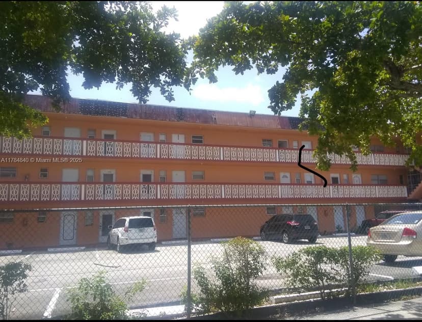 18900 NE 3rd Ct # 520, Miami FL 33179