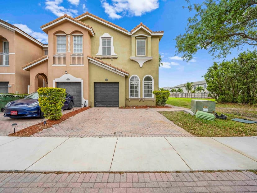 2593 SE 13th Ct, Homestead FL 33035