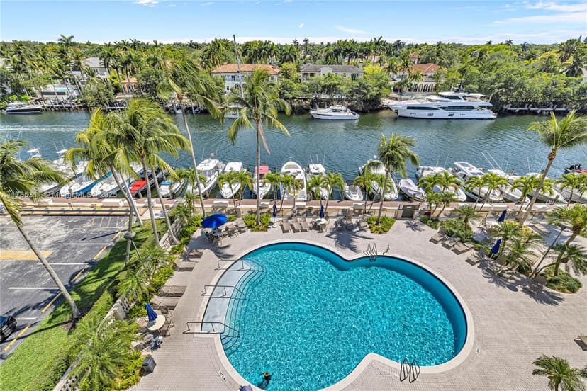 90 Edgewater Dr # 624, Coral Gables FL 33133