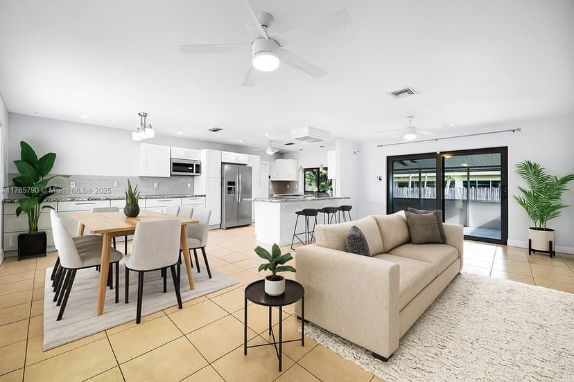 8451 NW 10th St, Pembroke Pines FL 33024