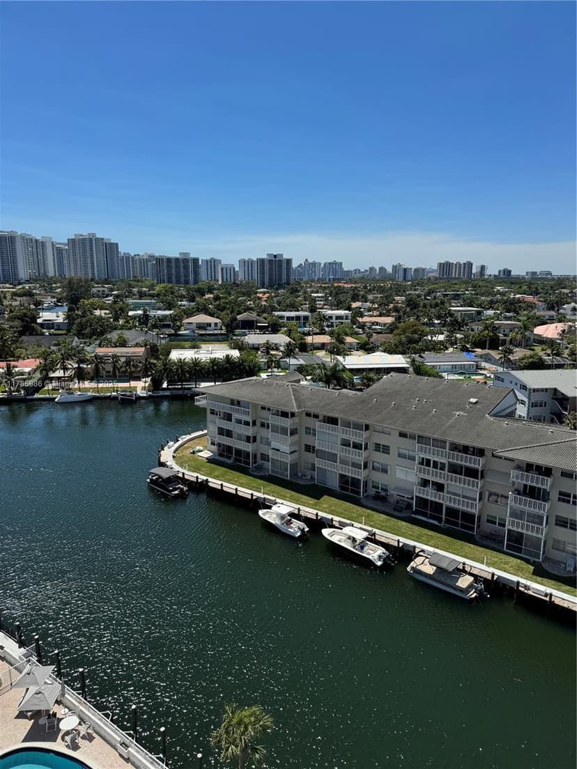 427 Golden Isles Dr # 11J, Hallandale Beach FL 33009
