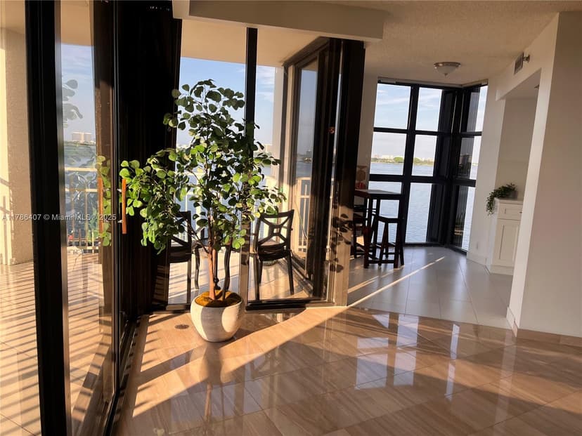 4000 NE Towerside ter # 1101, Miami FL 33138