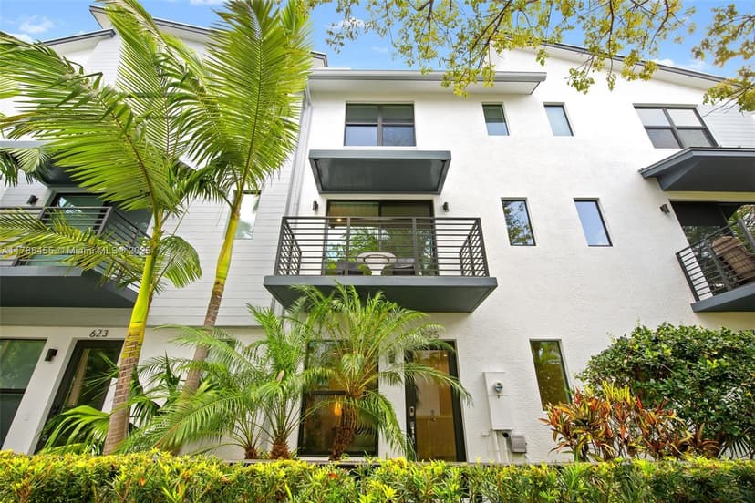625 NE 22nd Dr, Wilton Manors FL 33305