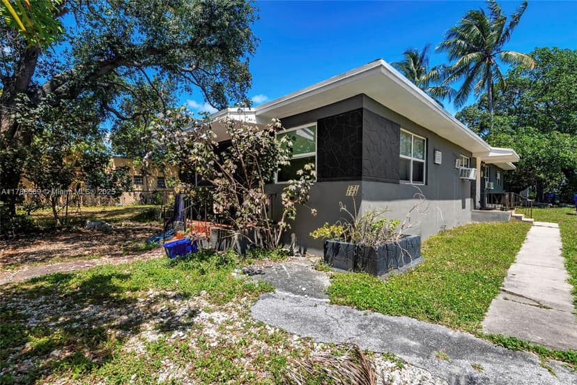 171 NW 70th St, Miami FL 33150