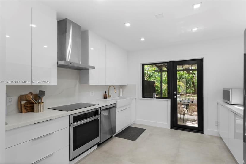 829 SW 4th Ct, Fort Lauderdale FL 33312