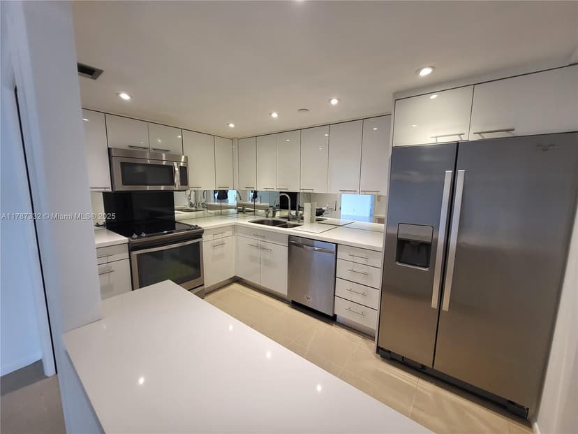 1000 Quayside Ter # 510, Miami FL 33138