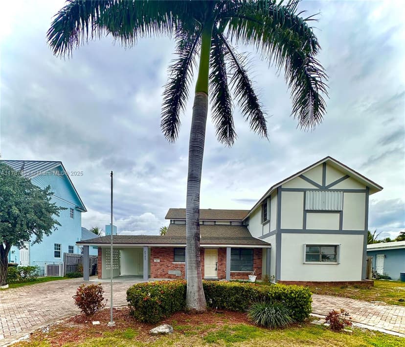 2727 NE 31st Ct, Lighthouse Point FL 33064