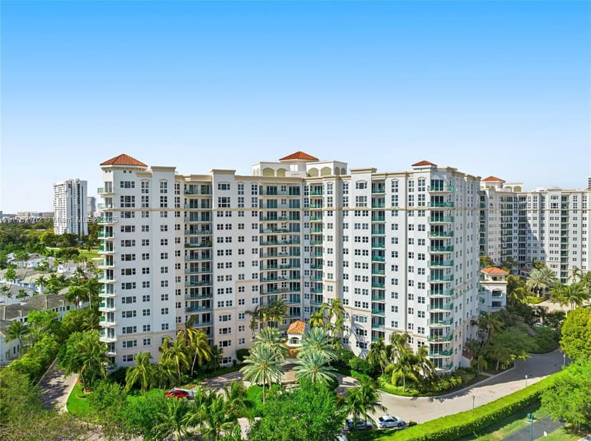 19900 E Country Club Dr # 310, Aventura FL 33180