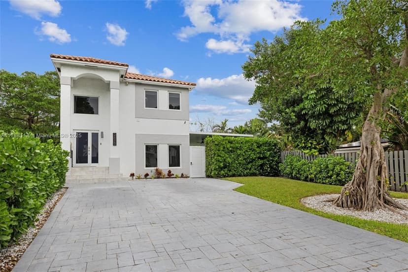 2615 NE 213th St, Miami FL 33180