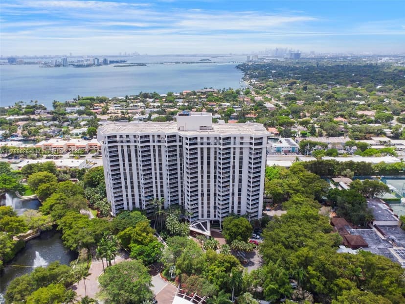 2000 Towerside Ter # 702, Miami FL 33138