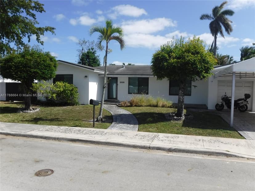 2020 NE 203rd St, Miami FL 33179