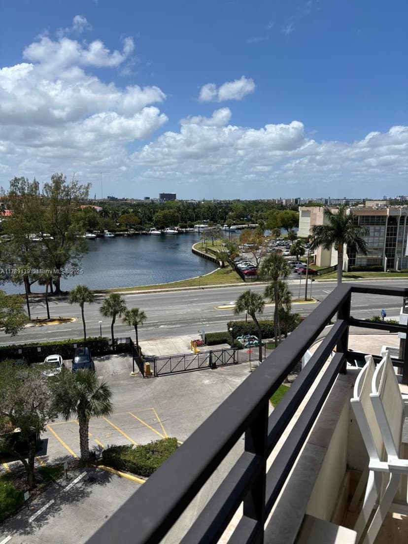 500 Three Islands Blvd # 313, Hallandale Beach FL 33009