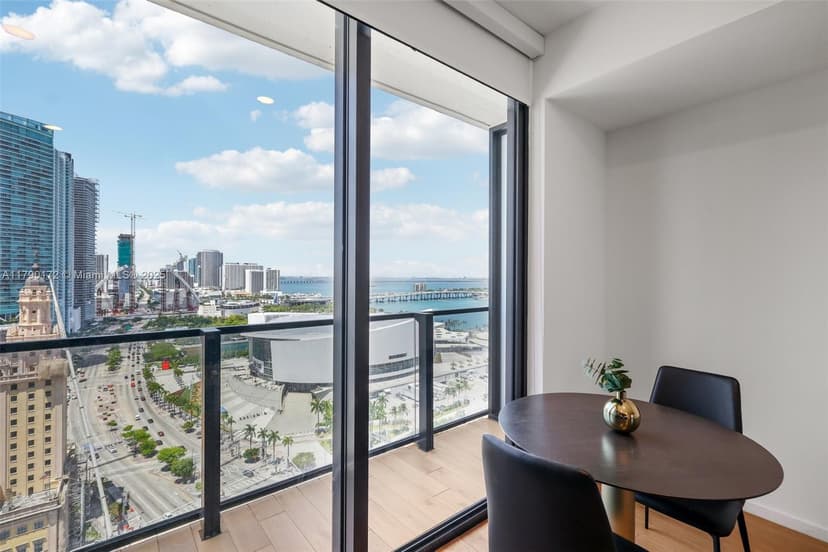 398 NE 5th St # 1805, Miami FL 33132