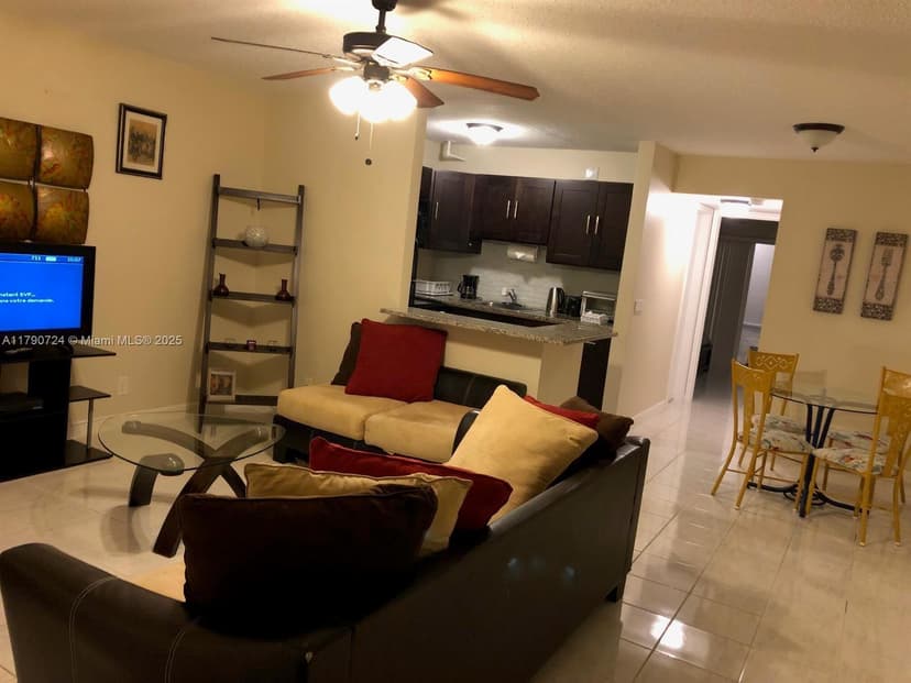 79 LYNDHURST # D, Deerfield Beach FL 33442