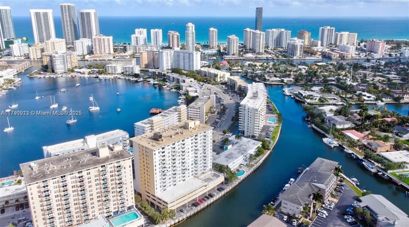 427 Golden Isles Dr # 5J, Hallandale Beach FL 33009