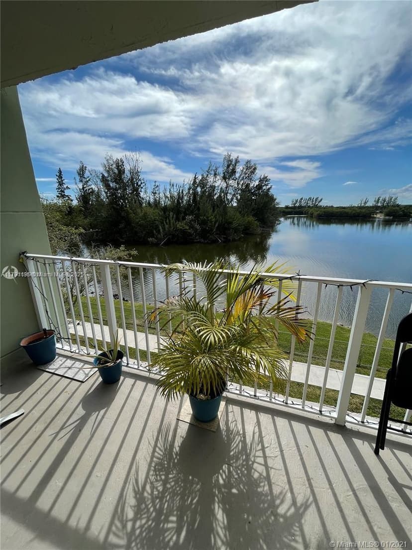 8240 SW 210th St # 214, Cutler Bay FL 33189
