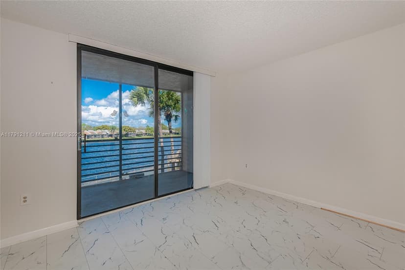 1100 Colony Point Cir # 208, Pembroke Pines FL 33026