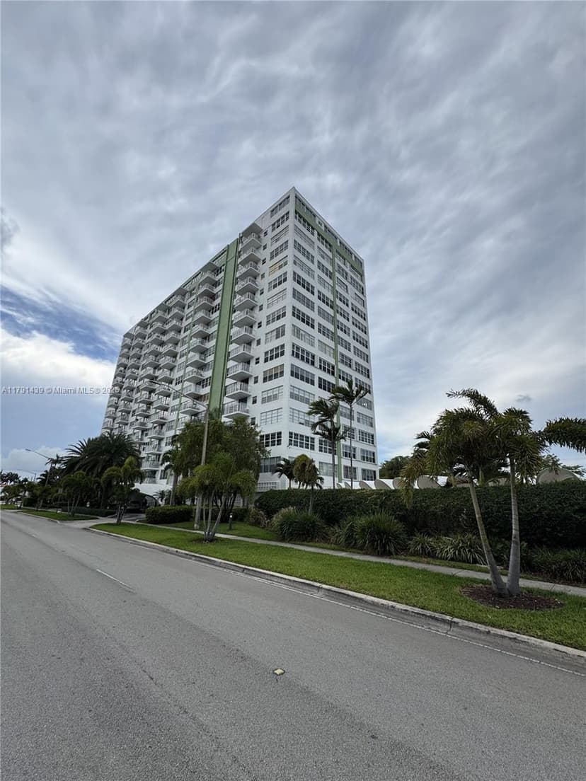 2150 SANS SOUCI BLVD # B611, North Miami FL 33180