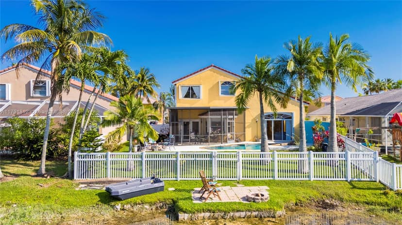 1060 NW 192nd Ave, Pembroke Pines FL 33029