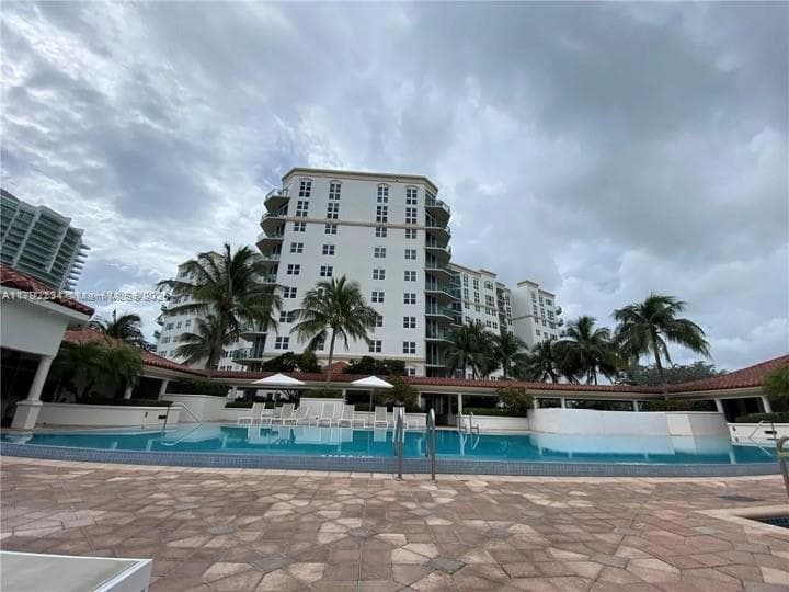 19900 E Country Club Dr # 612, Aventura FL 33180